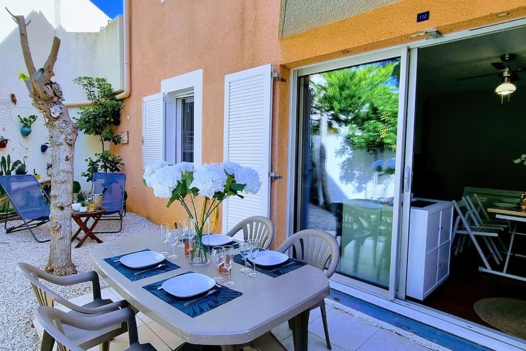 Le Marine Rez De Jardin Direct Plage Parking Prive Climatise Sète Exterior foto